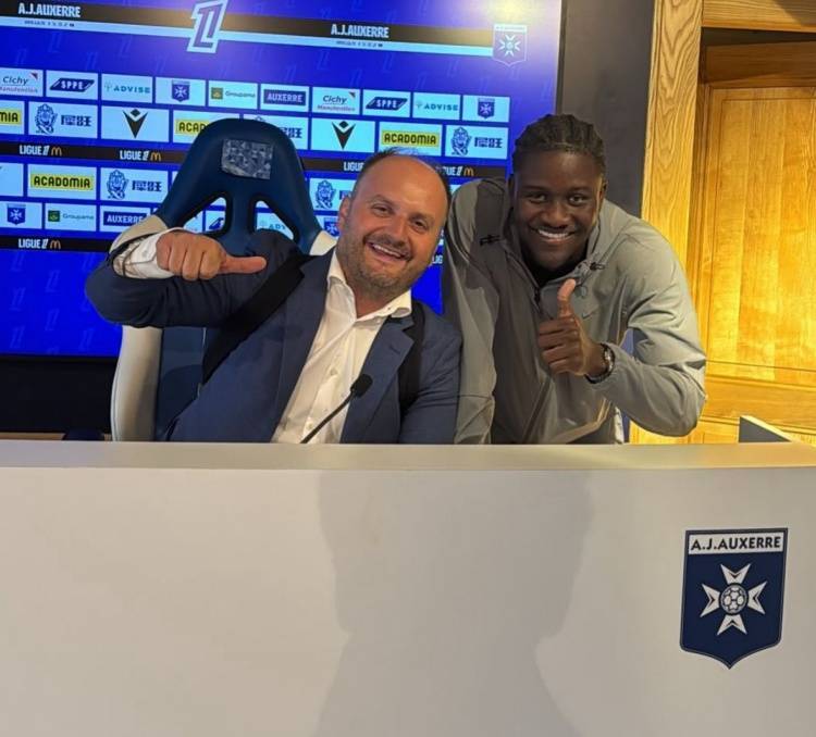 罗马诺：奥斯曼刚刚签署转会合同，正式从布莱顿租借加盟欧塞尔